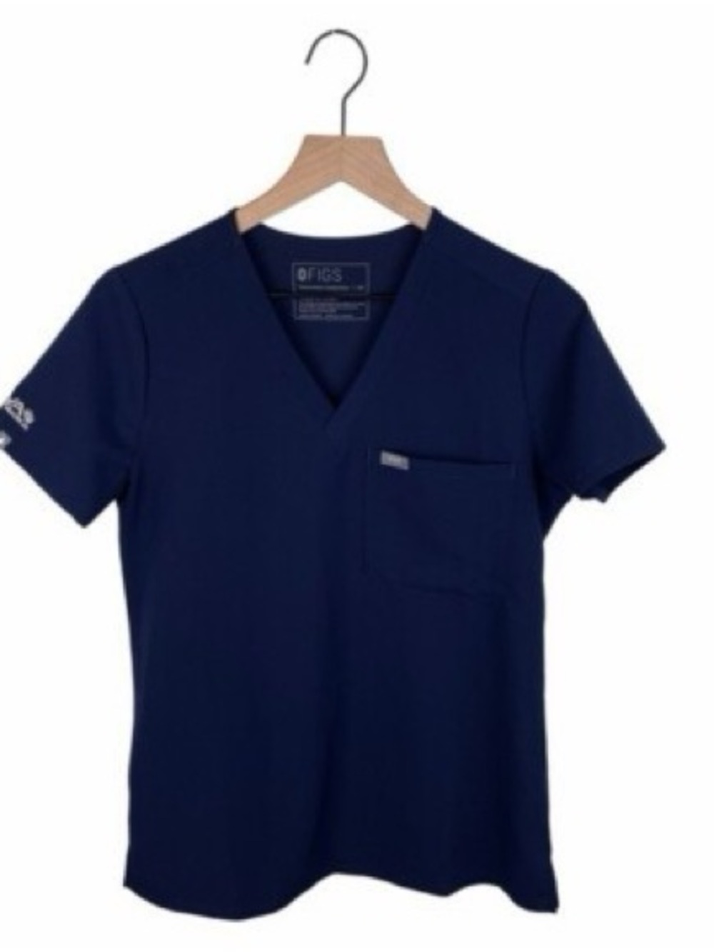 Figs Navy V‑Neck Scrub Top with Chest Pocket and Logo Tab